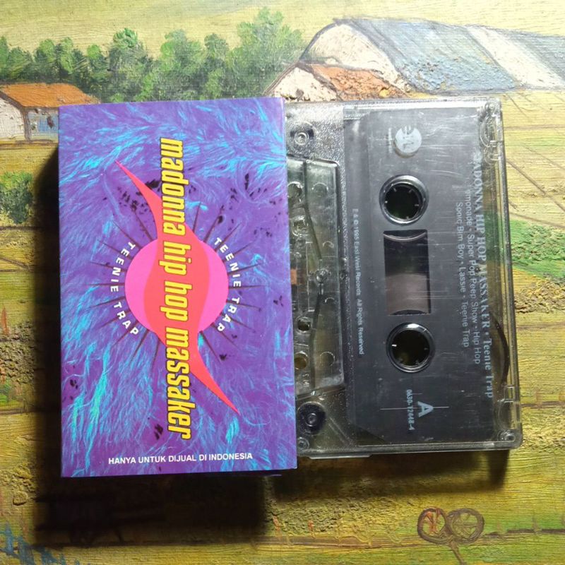 Kaset pita teenie trap Madonna hip hop Massaker