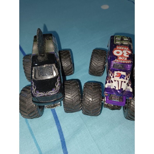 hotwheels monster jam loose grave digger dan mohawk warrior