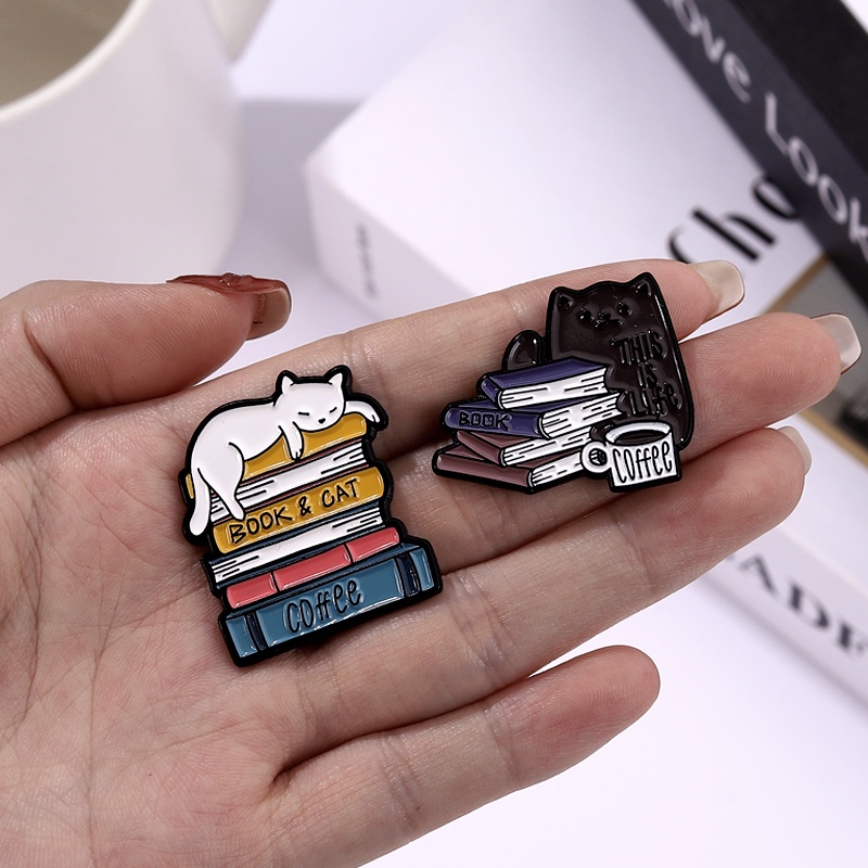 Bros Pin Enamel Bentuk Kartun Kucing Dengan Buku Untuk Anak