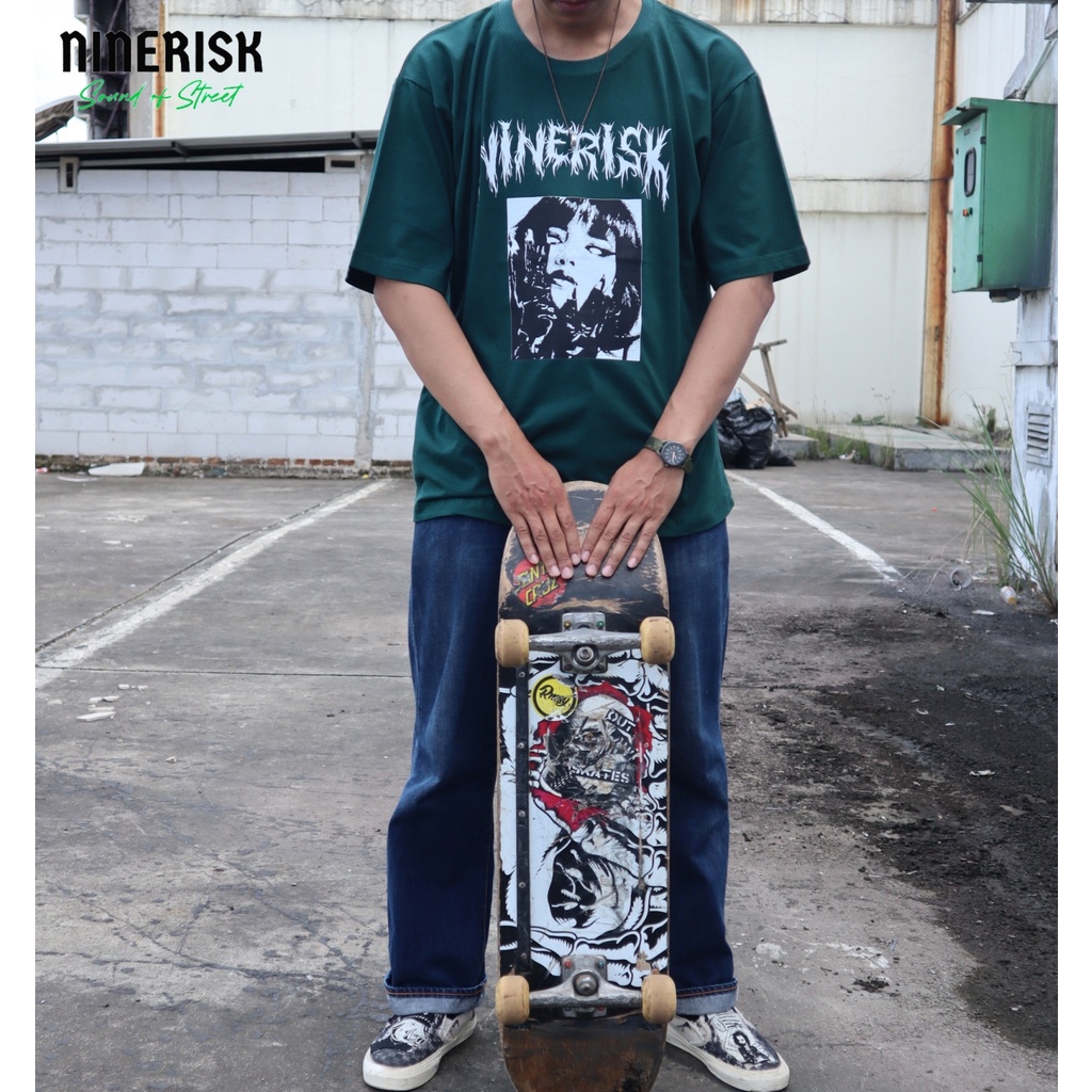Ninerisk Baju Oversize Pria Sadwoman Hijau Botol Kaos Oversize Kasual T-shirt pria Wanita Simple