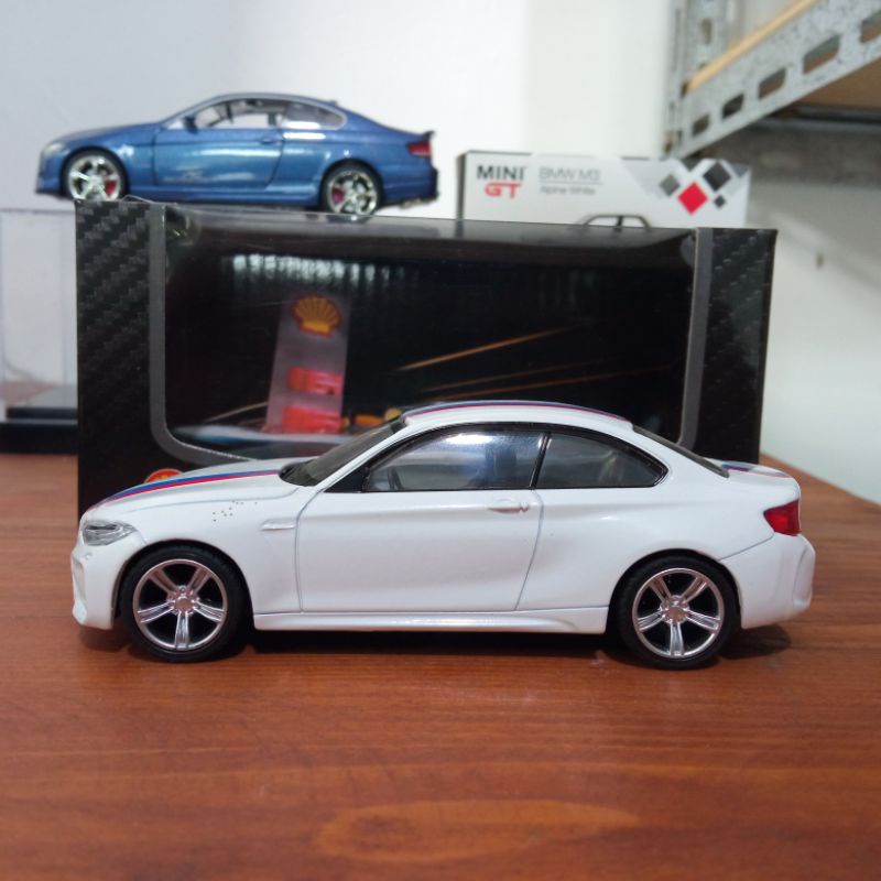 Shell diecast bmw M2 coupe 1/43