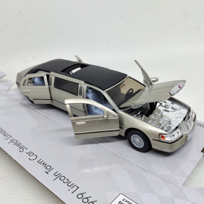 Diecast 1999 Lincoln Town Car Strecth Limousine Kinsmart 1:38