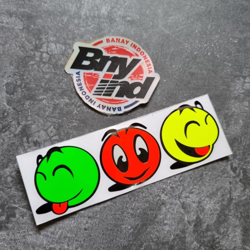 STICKER Stiker SMILE Isi 3 Cutting