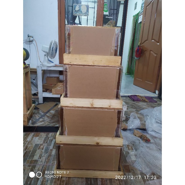 Kotak Seserahan Akrilik dan Baki kayu