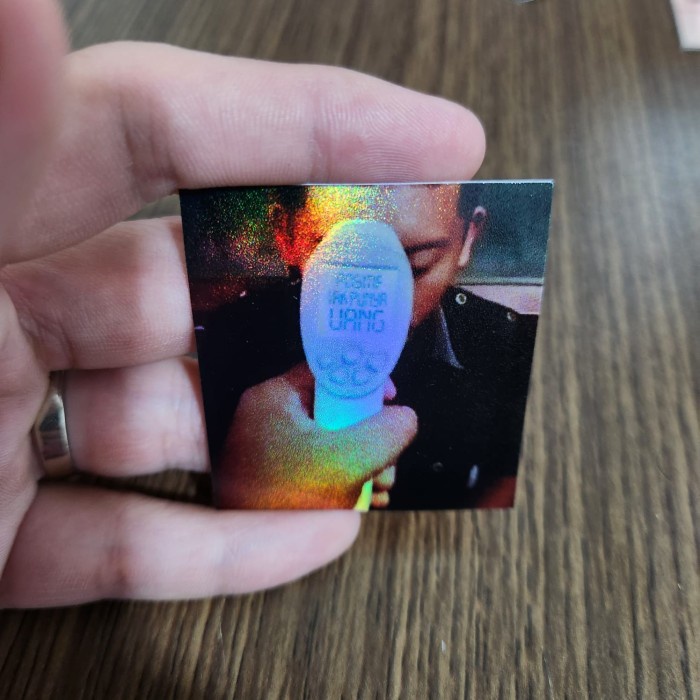 

Sticker Hologram Anime - PSH1214 - Positif Gak Ada Uang