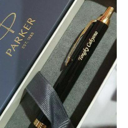 

Y(7U☎) Pulpen Parker Original IM New Lq Black GT Gratis grafir Nama Atau Logo bukan Montblanc Dupont berkualitas