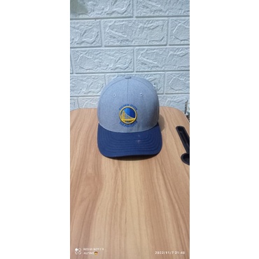Topi Golden State Warriors abu