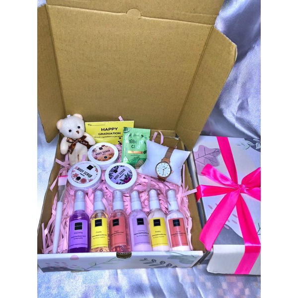 REAL PICT 60ML - HAMPERS GIFT BOX SCARLETT WHITENING MINI / Hampers scarlett mini / kado ulang tahun / kado ultah kado pacar kado cewek kado wisuda kado unik scarlett body lotion mini scarlett body shower jolly freshy happy