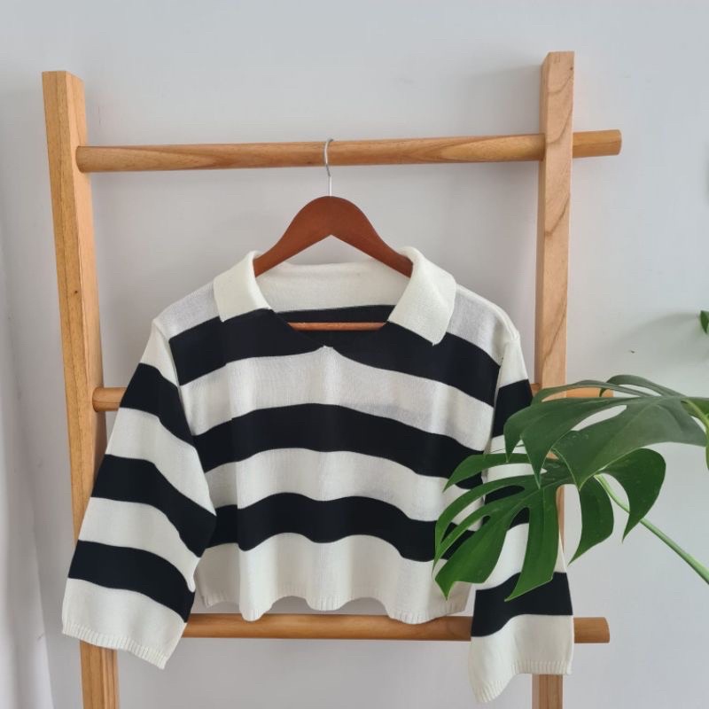 Crop top rajut salur dan polos