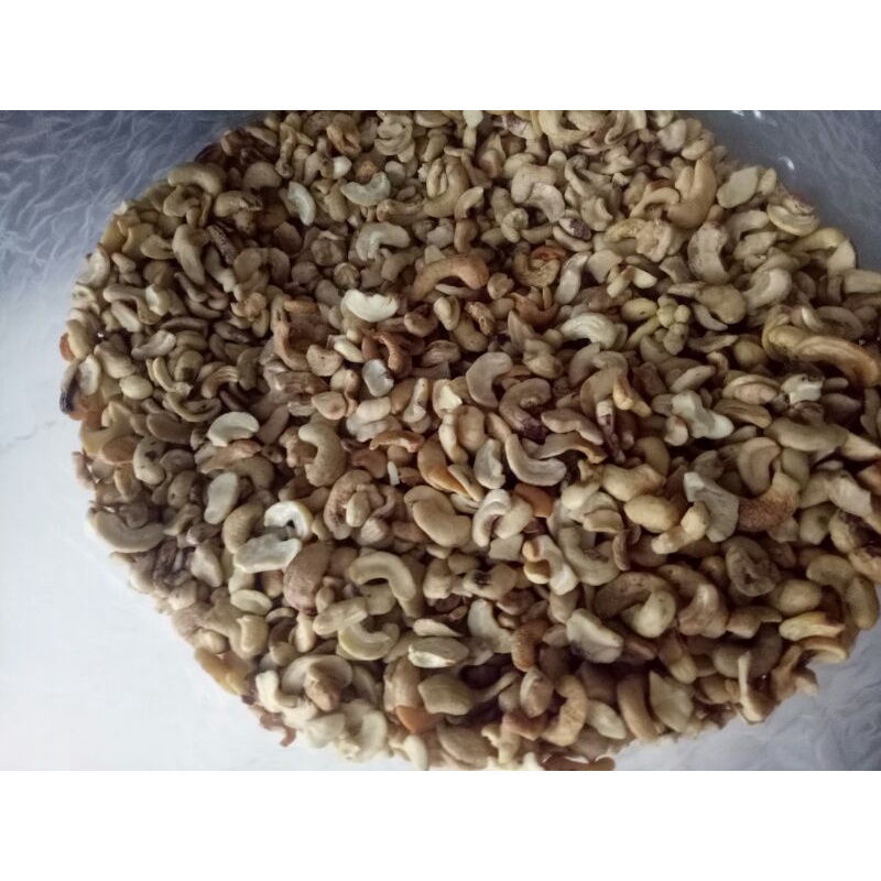 

kacang mede patahan 1 kg