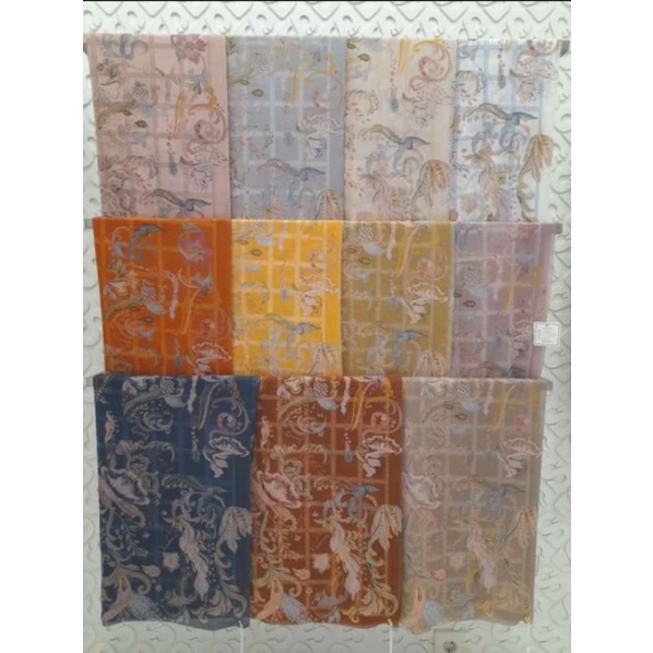 Buttonscarves x Dian Pelangi The Autograph Series Creme