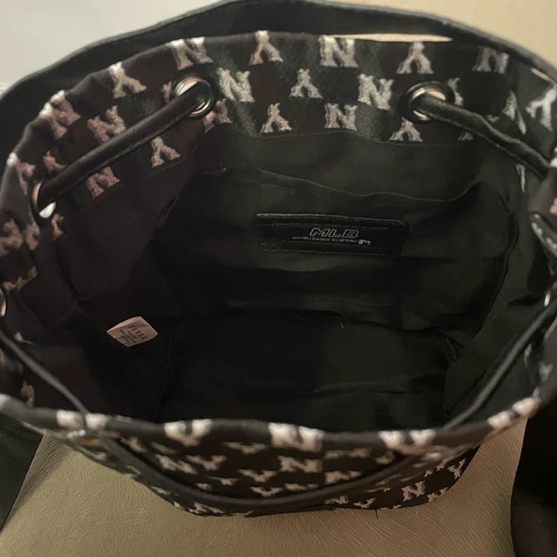 [BISA COD✅] TAS MLB NY WANITA / SLINGBAG MLB NY JACQUARD MONOGRAM / TAS WANITA / TAS PERGI / TAS KANTOR / BUCKET BAG MLB NY / MLB NY MINI BAG / TAS KEKINIAN / TAS KOREA MLB BUCKET BAG