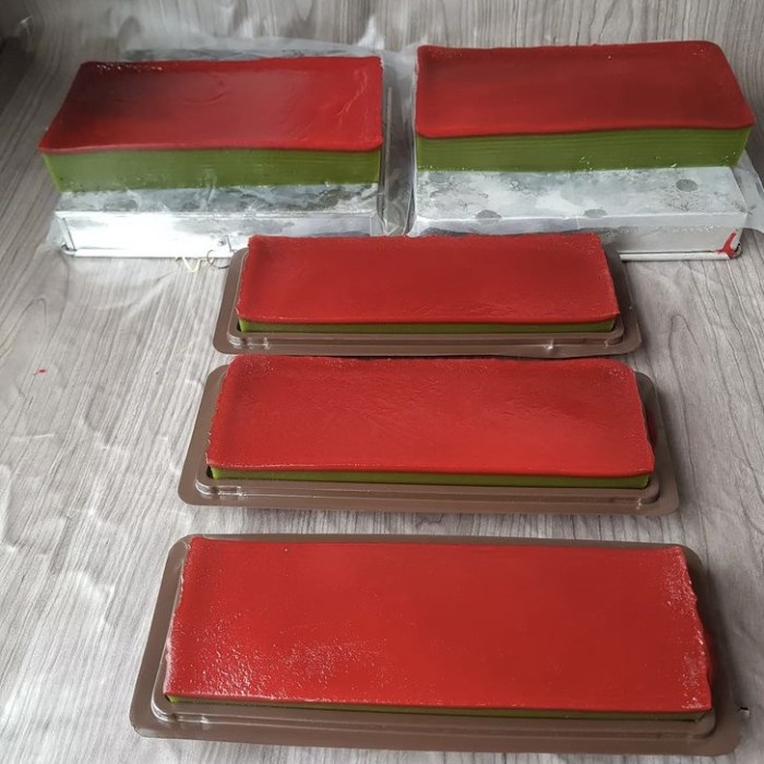 

Lapis sagu pandan 8x24cm