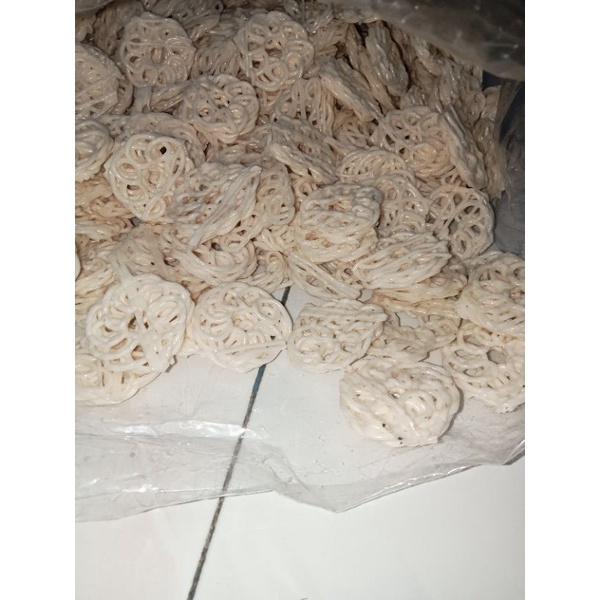 

KRUPUK MAWAR RASA BAWANG KECIL