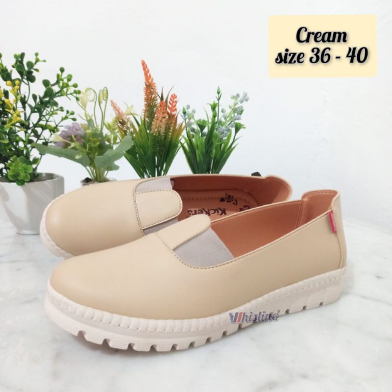 SEPATU FLAT BAHAN KULIT SINTESIS ALAS KARET AULIA 30