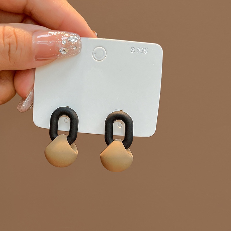 Anting Biji Kopi Fashion Korea Biji Kopi Temperamen Bola Putih Kecil Anting Resin