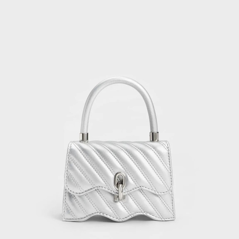 C Freja Wavy Quilted Top Handle