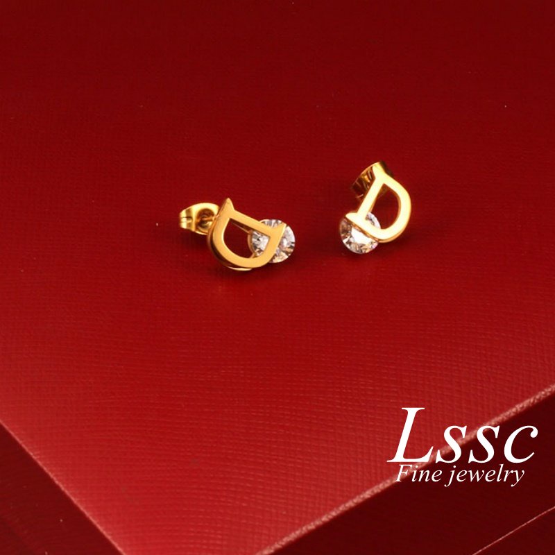 Anting Tusuk Titanium Huruf D Berlian Mewah Emas 18K Anti Karat Perhiasan Aksesoris Wanita Korea Fashion