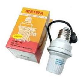 Fitting Lampu Sensor Cahaya Otomatis Meiwa