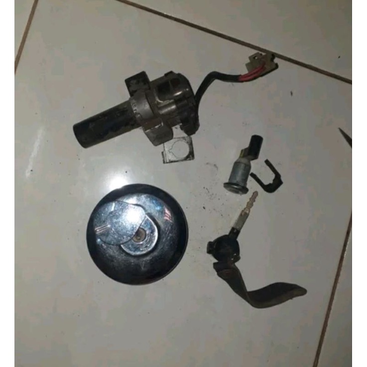 kunci kontak set cb 150 r old k15 ori copotan