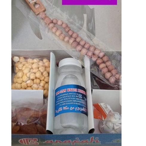 

LANGSUNG KIRIM!! PAKET C OLEH OLEH HAJI DAN UMROH (Kurma, Zam Zam, Tasbih, Coklat, Kacang Arab, Kismis)