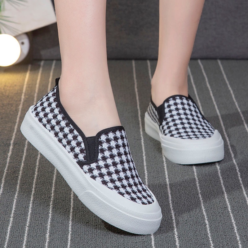 sepatu import sneakers wanita / sepatu import premium/ sepatu slip on wanita / sepatu wanita / fashion wanita / sepatu santai / sepatu sekolah / sepatu outdor indor / sepatu kuliah / sepatu healing!!!