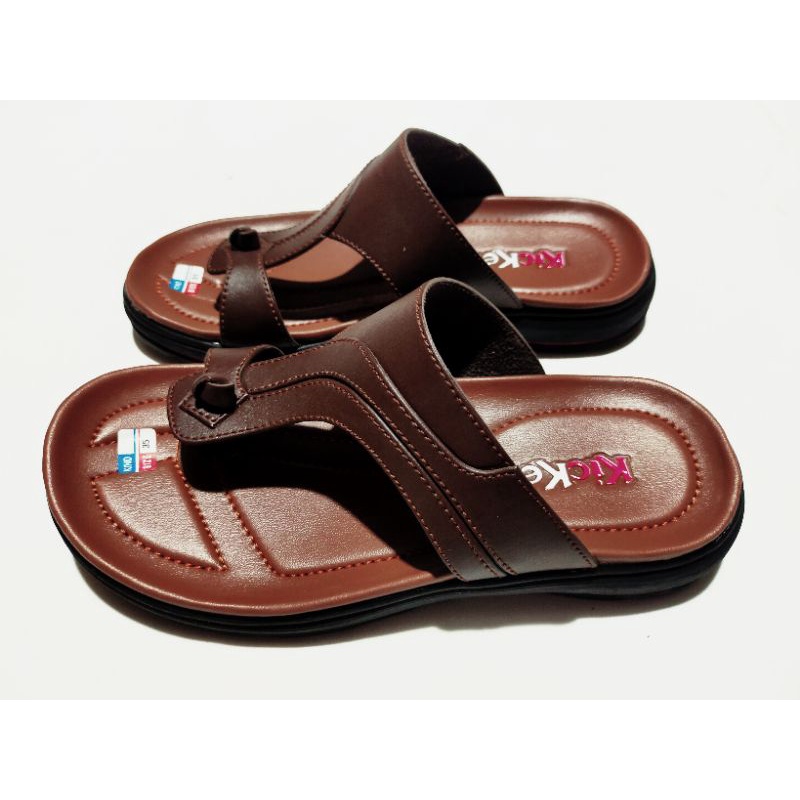 SANDAL COWOK KICKERS