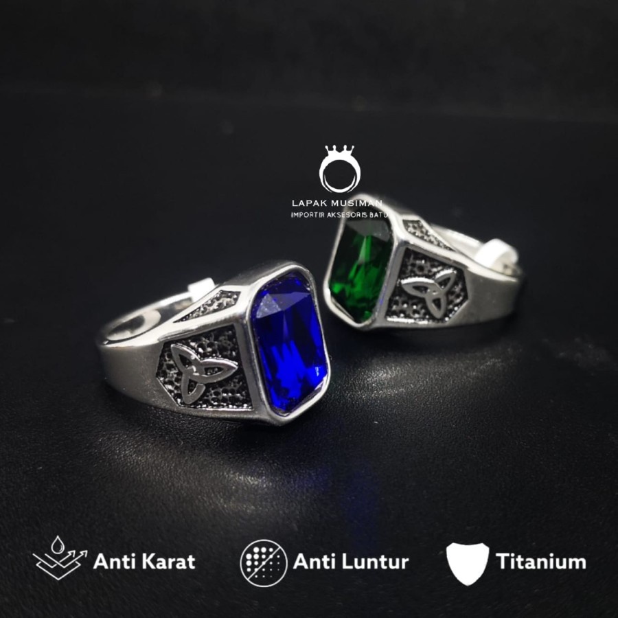 [Bayar Di Tempat] Cincin Pria Titanium Silver Anti Karat Kualitas Super Batu Permata