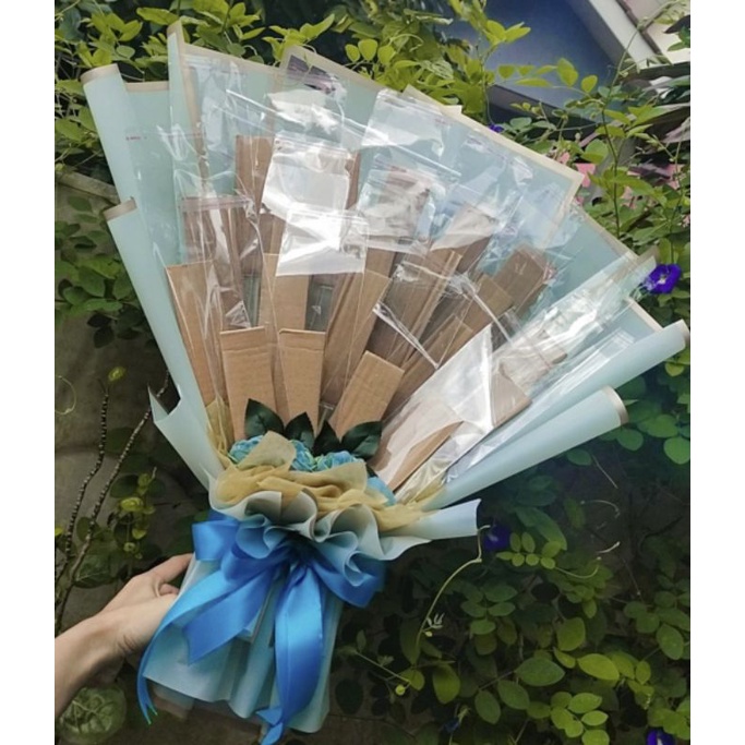 

Buket uang kosong 20 slot + bunga artificial