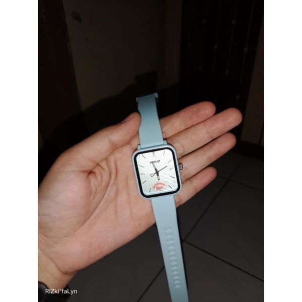 jam tangan wanita kotak