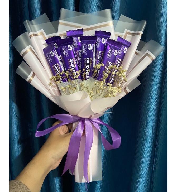 

BARU Buket cokelat // dairy milk 30gr // silverqueen // cadbury // buket bunga // buket snack