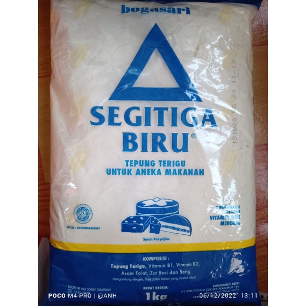 

TEPUNG TERIGU SEGITIGA BIRU 1KG