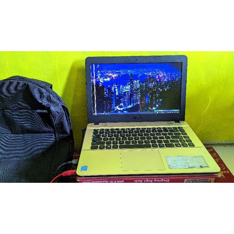 Laptop ASUS vivobook Ram 4Gb/Hardisk 1TB (1000Gb) x441M