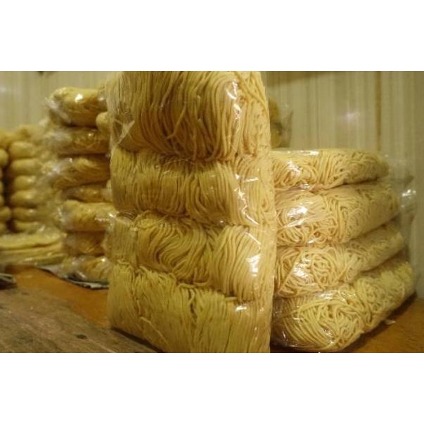 

ァ Mie Pangsit (Gepeng/Pipih) dan Mie Ayam (Bulat)1 Kg ( Isi 12 porsi) √