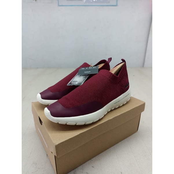 Sepatu Slip On - Wakai Gyou (Wanita Pria) - Maroon