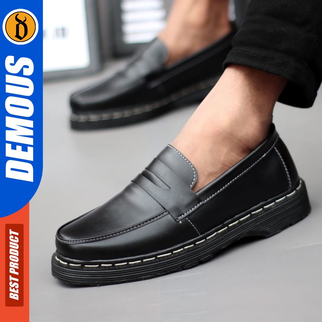 DEMOUS Petruc - Sepatu Loafers Docmart Formal Pantofel Kerja Pria Hitam