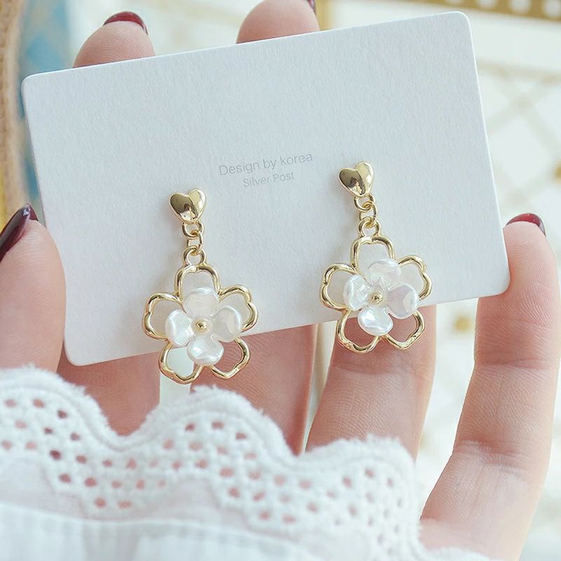 Anting Tusuk Bunga Dahlia/Aksesoris Fashion