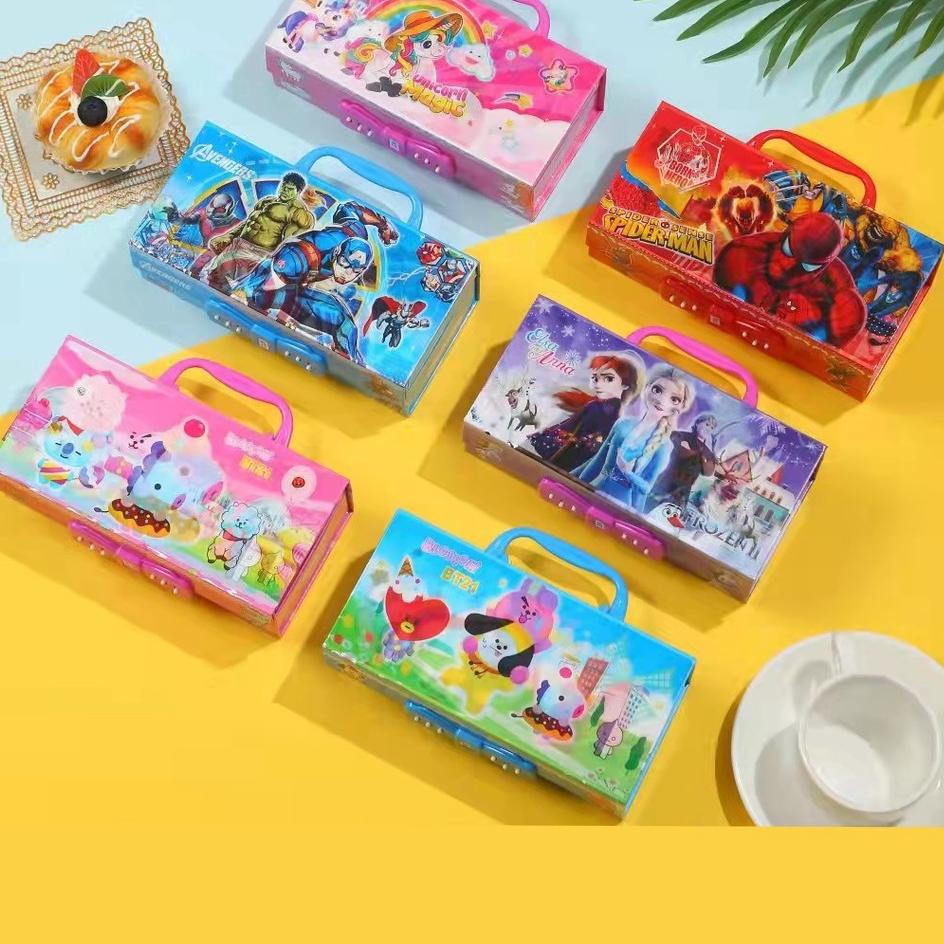 

Top Surprise SOS Kotak Pensil Karton Kode tingkat 3 / Tempat Pensil / Pencil Case