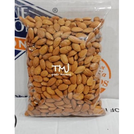 

✺✺ KACANG ALMOND MENTAH KUPAS PREMIUM 1KG (uk 27/30)