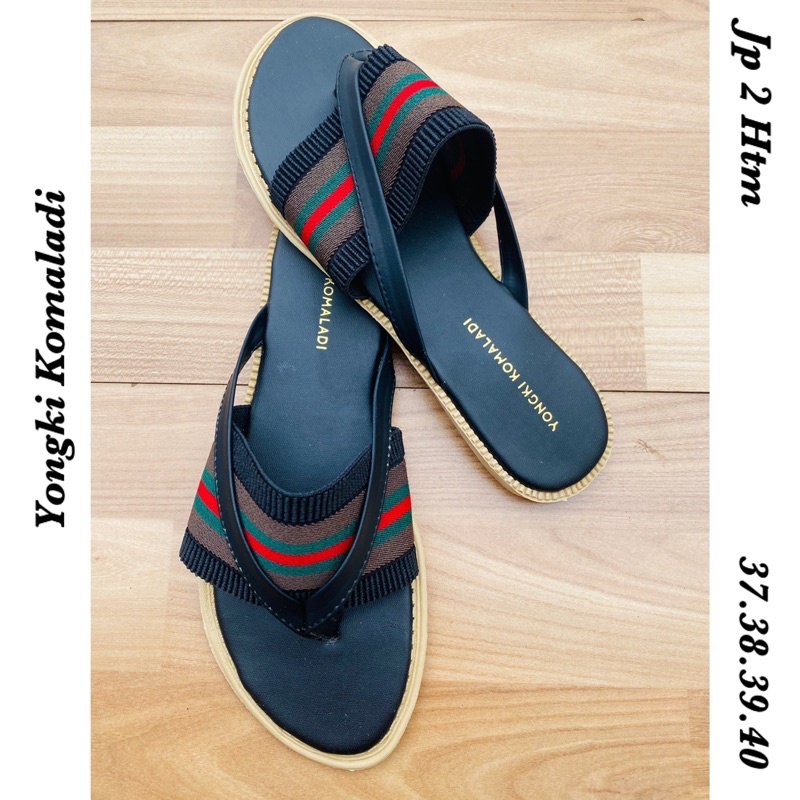 Sandal yongki japit hitam