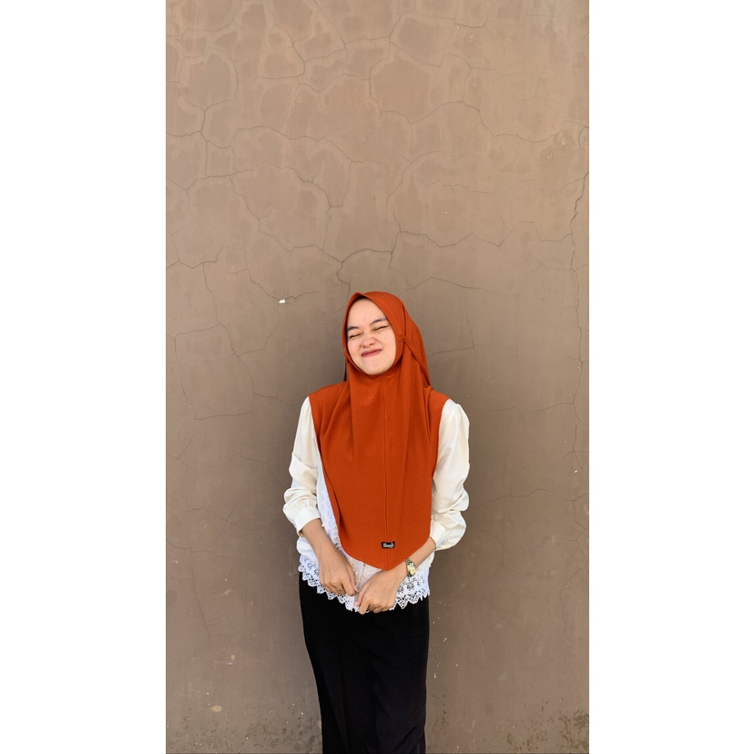 Bergo Tali Shafa Hijab Warna Brick Instant Premium by Shanie