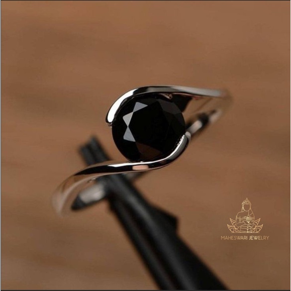 Maheswari Jewelry majew.co - Cincin Tunangan Asli Bergaransu Silver Permata Hitam BN-50