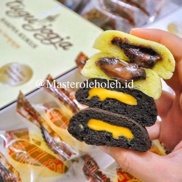 Produk Asli (Isi 10)Bakpia Kukus Tugu Jogja Ready Ori. Kurma Packing Dus Bakpia Kukus Bakpia Tugu Ba