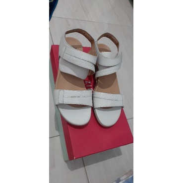 sandal sepatu Ziera