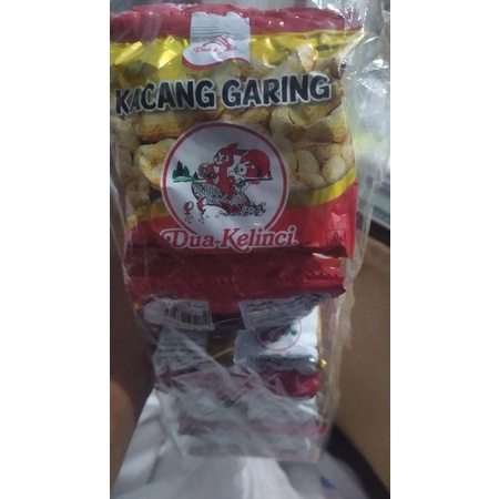 

Kacang Garing Dua Kelinci Renteng Isi 10 Bungkus