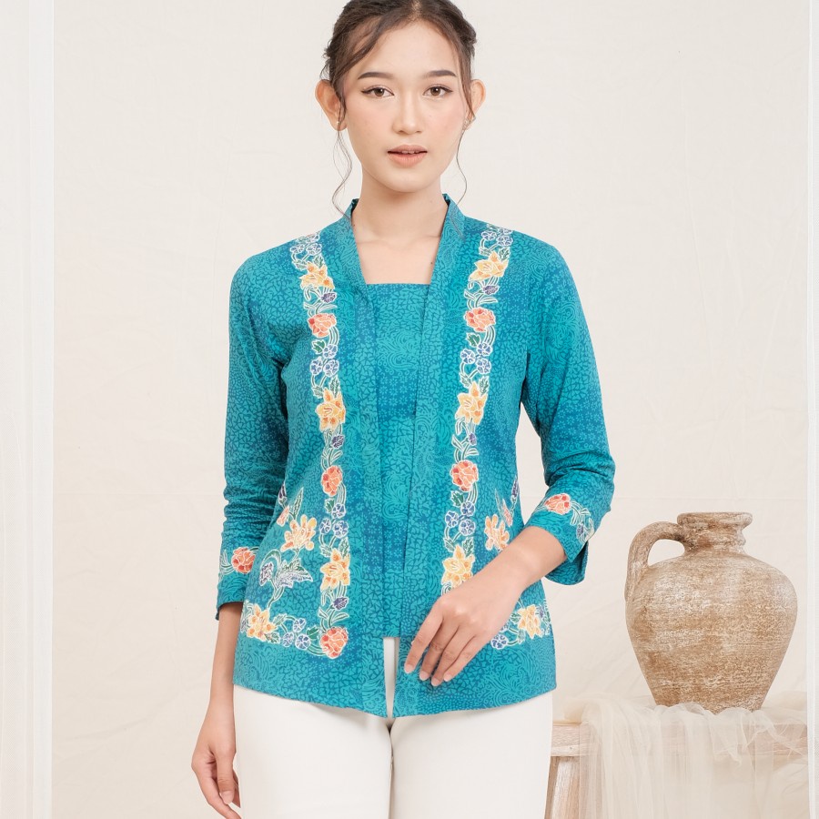 Kebaya Encim Batik Tanahan Lengan 7/8 Meradelima Katun Biru Tosca