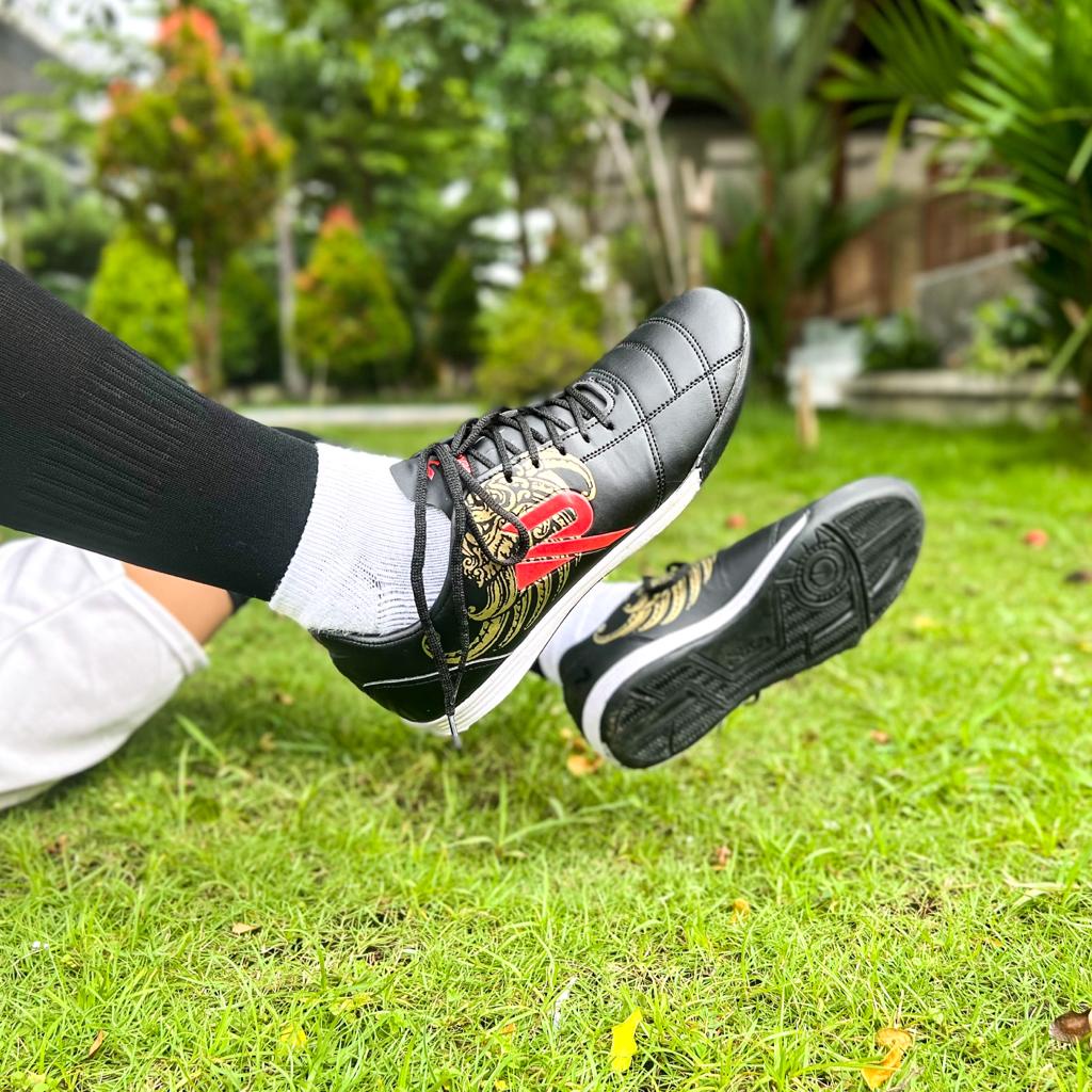 sepatu futsal pria dewasa kaki lebar cowok rexbic batik original made in indonesia keren