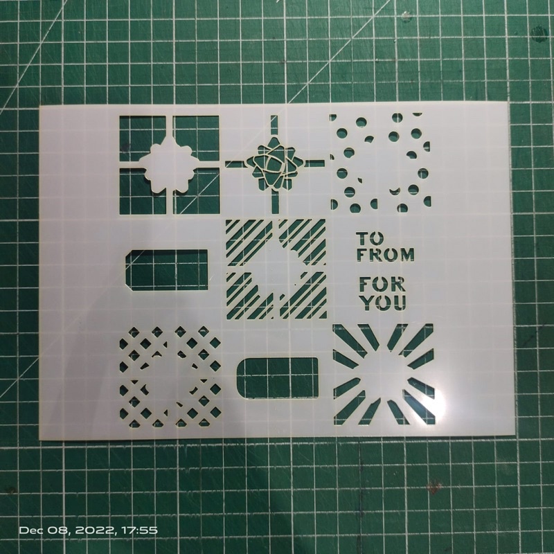 

Layered Stencil Gift Box untuk Card Making