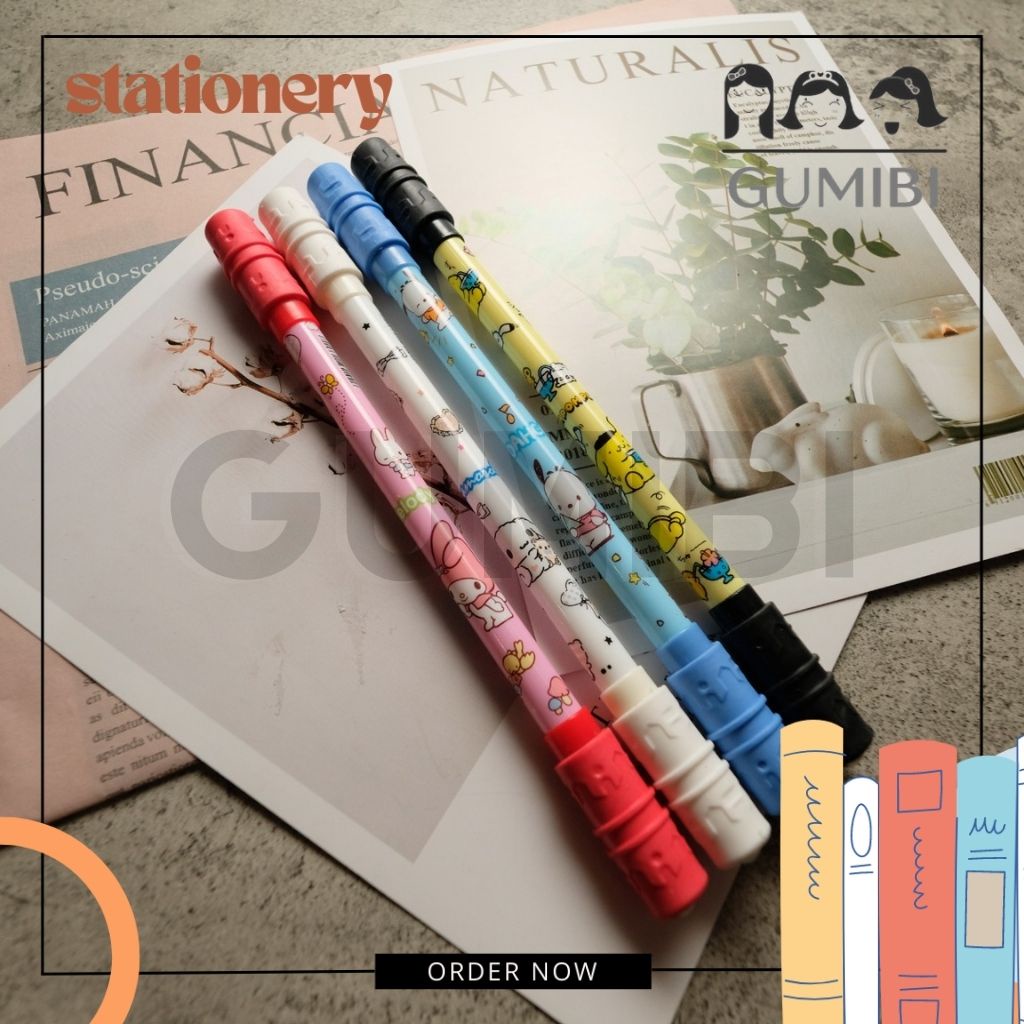 

12 PCS PULPEN SPINNING SANRIO KARTUN LUCU / PENA MAGNET PUTAR ANTI GABUT DIKELAS / PULPEN VIRAL GUMIBI STORE