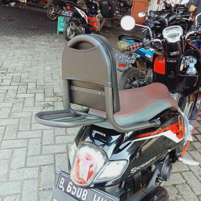 Sandaran Jok Belakang Motor Scoopy Genio